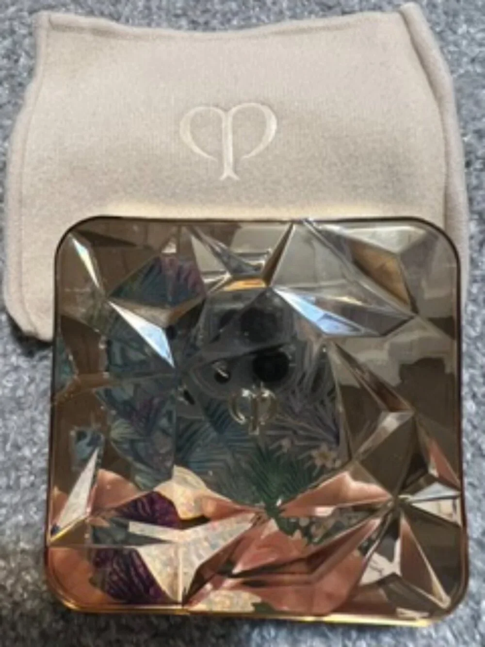 Cle de Peau Luminizing Face Enhancer in Twilight Glow 201 w/ Pouch